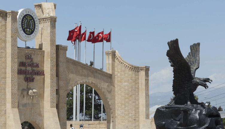 الدراسة في تركيا للفلسطينيين
